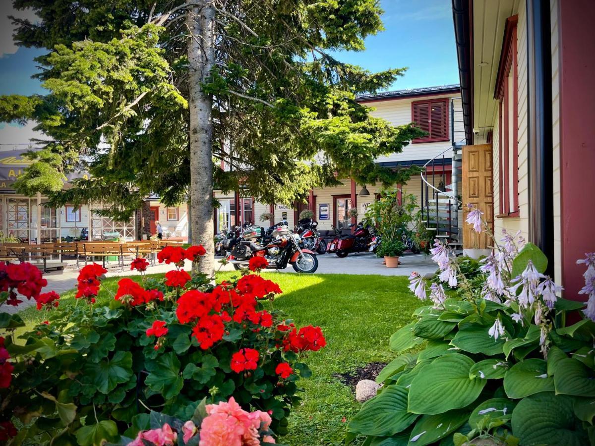 Aleksandri Guesthouse Пярну Екстер'єр фото