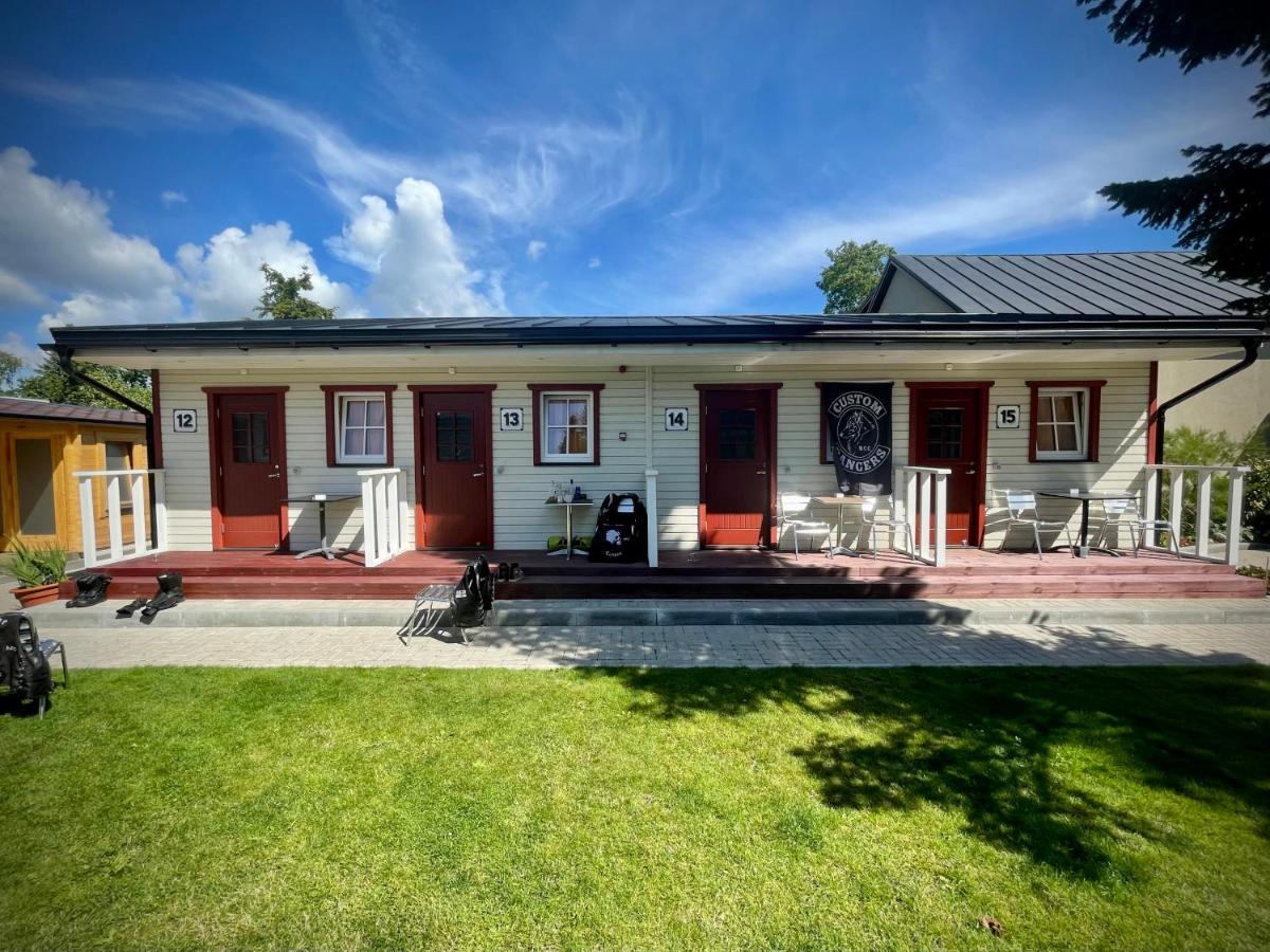 Aleksandri Guesthouse Пярну Екстер'єр фото