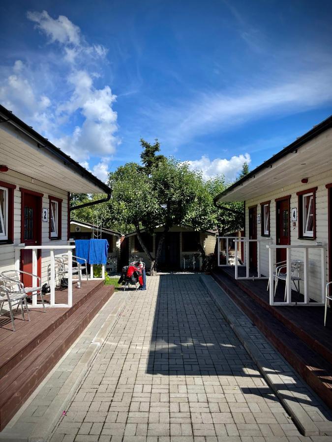Aleksandri Guesthouse Пярну Екстер'єр фото