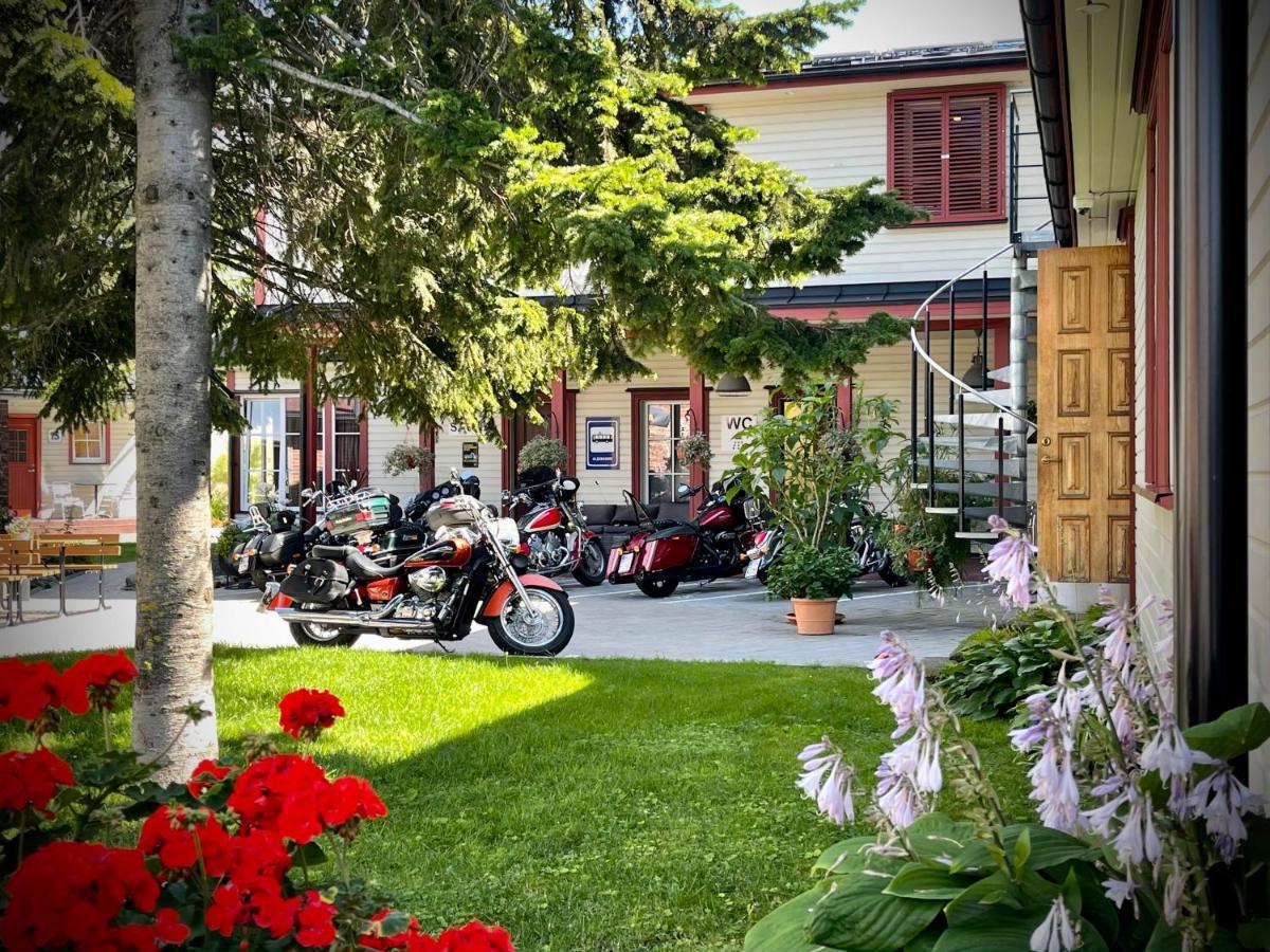 Aleksandri Guesthouse Пярну Екстер'єр фото