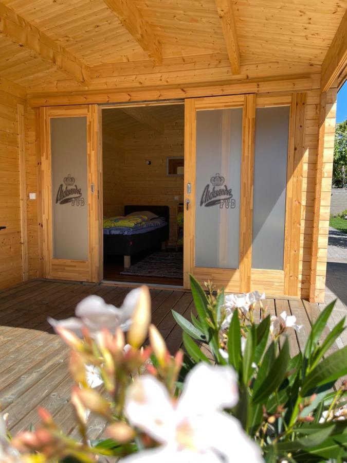 Aleksandri Guesthouse Пярну Екстер'єр фото